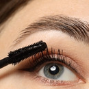 Yeux (mascaras, eyeliners, fards à paupières, etc.)