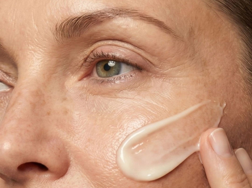 Routine anti-âge : à quel âge commencer et quels actifs choisir ?